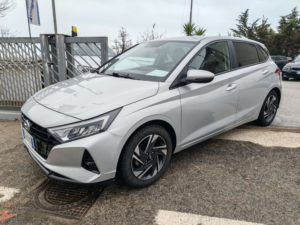Hyundai  1.2 MPI MT ConnectLine