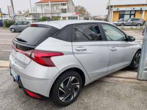 Hyundai 1.2 MPI MT ConnectLine