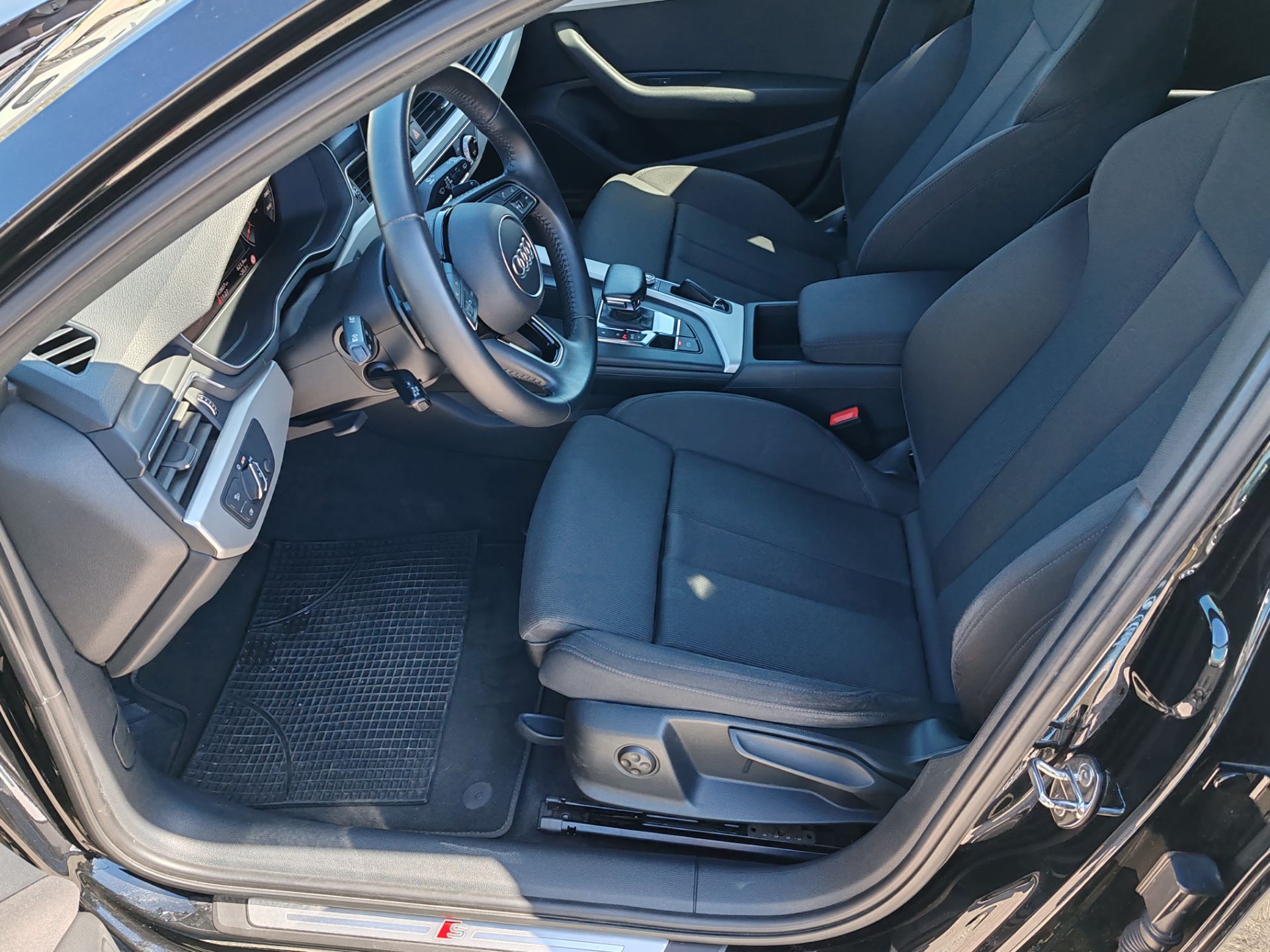 Audi A4  Avant 35 TDI/163 CV S tronic S line edition