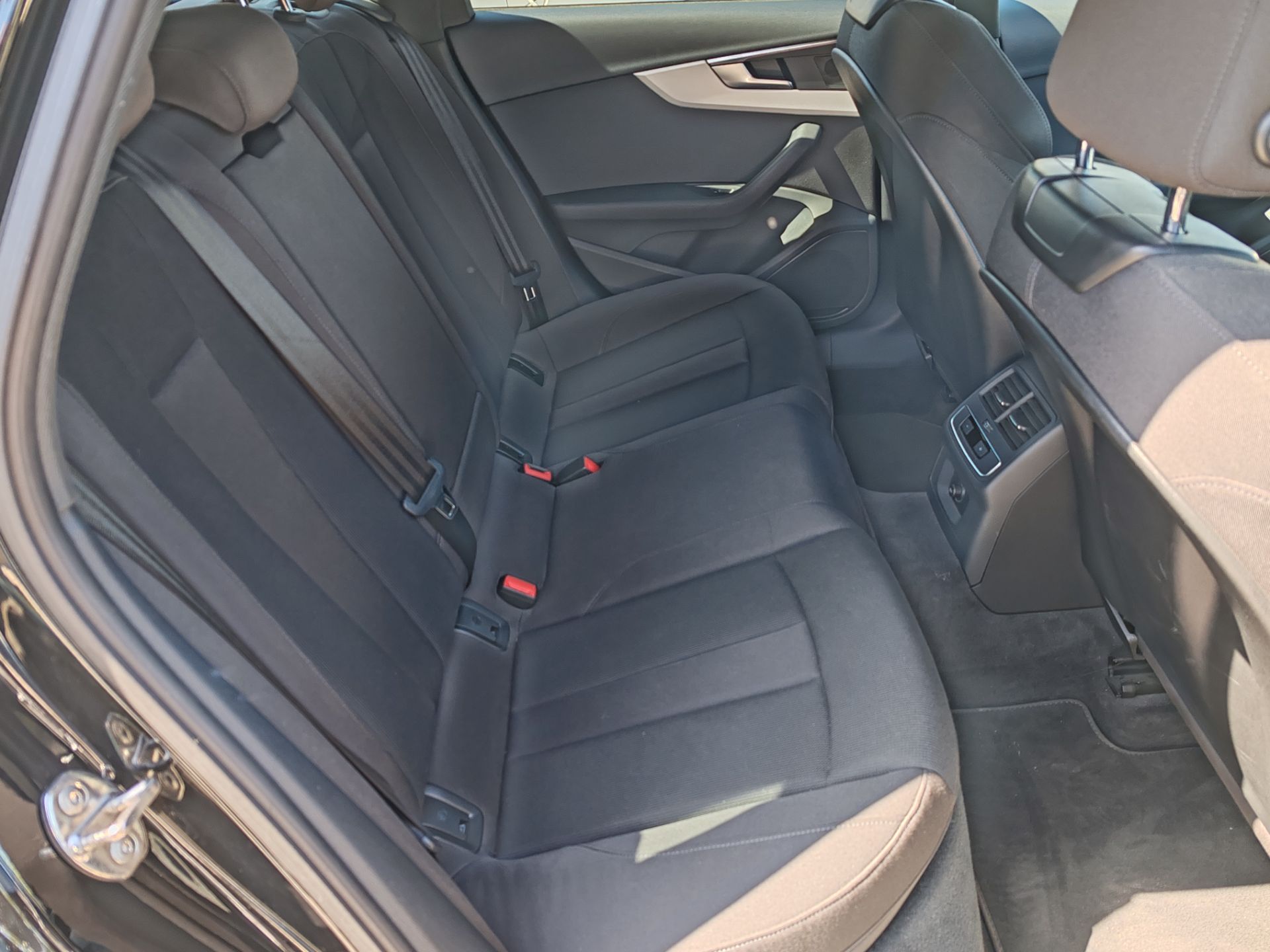 Audi A4  Avant 35 TDI/163 CV S tronic S line edition