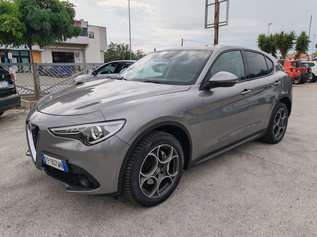 Alfa Romeo Stelvio 2.2 T.diesel 180 CV AT8 Q4 Exec.