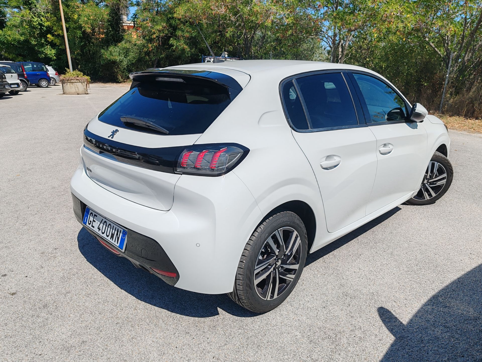 Peugeot 208 BlueHDi 100 S&S 5p. Allure