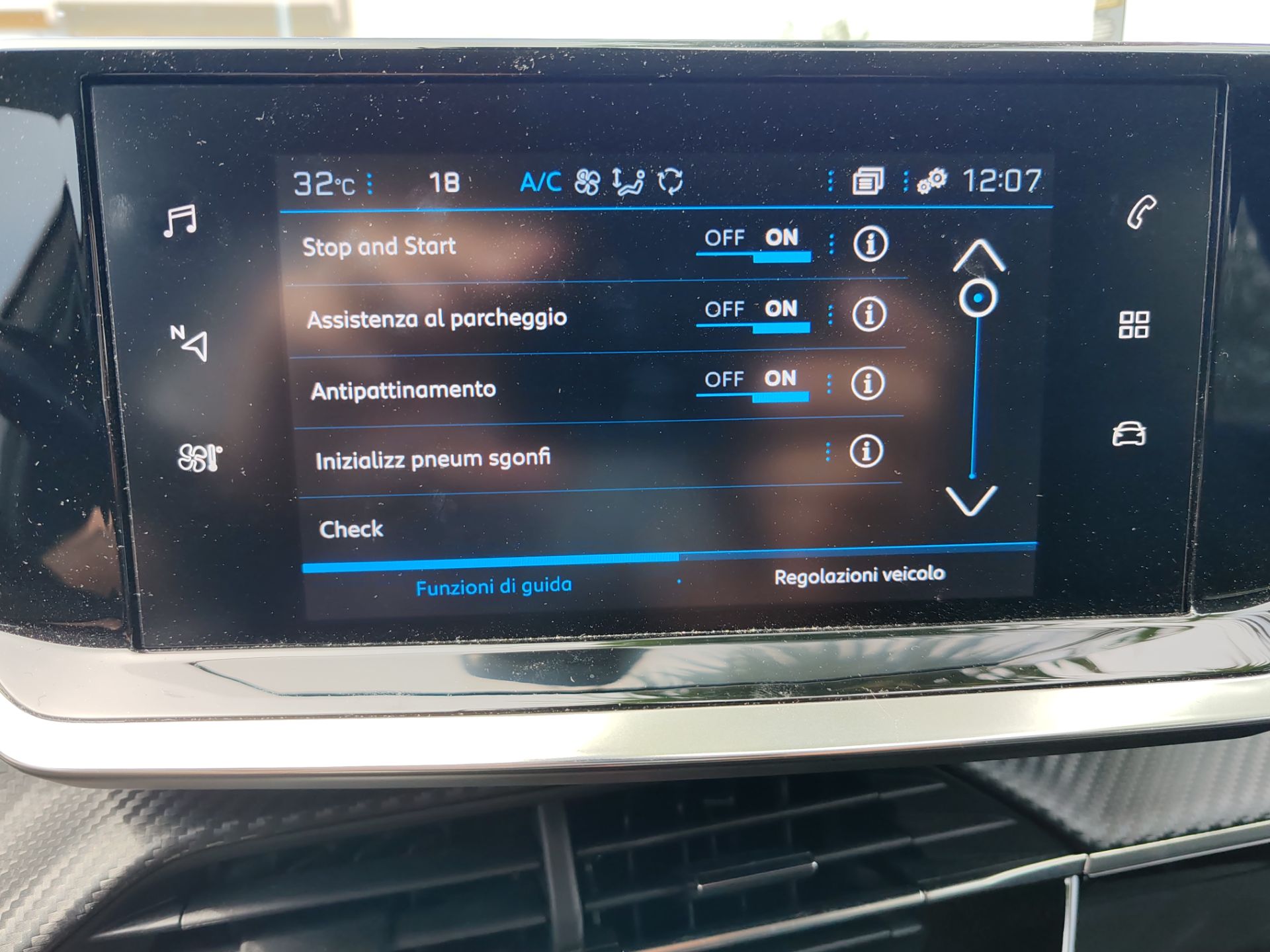 Peugeot 208 BlueHDi 100 S&S 5p. Allure