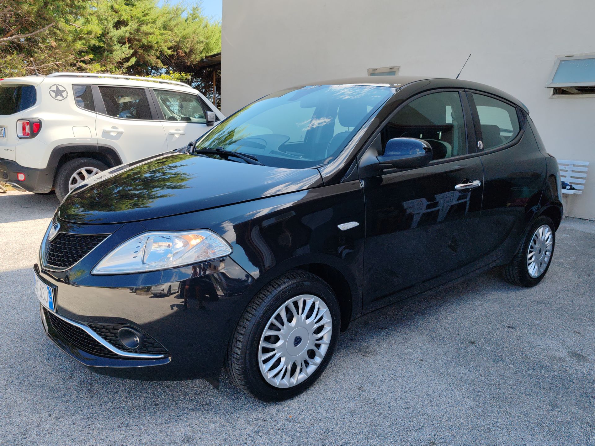 Lancia Ypsilon 1.2 69 CV 5p. GPL Ecochic Gold