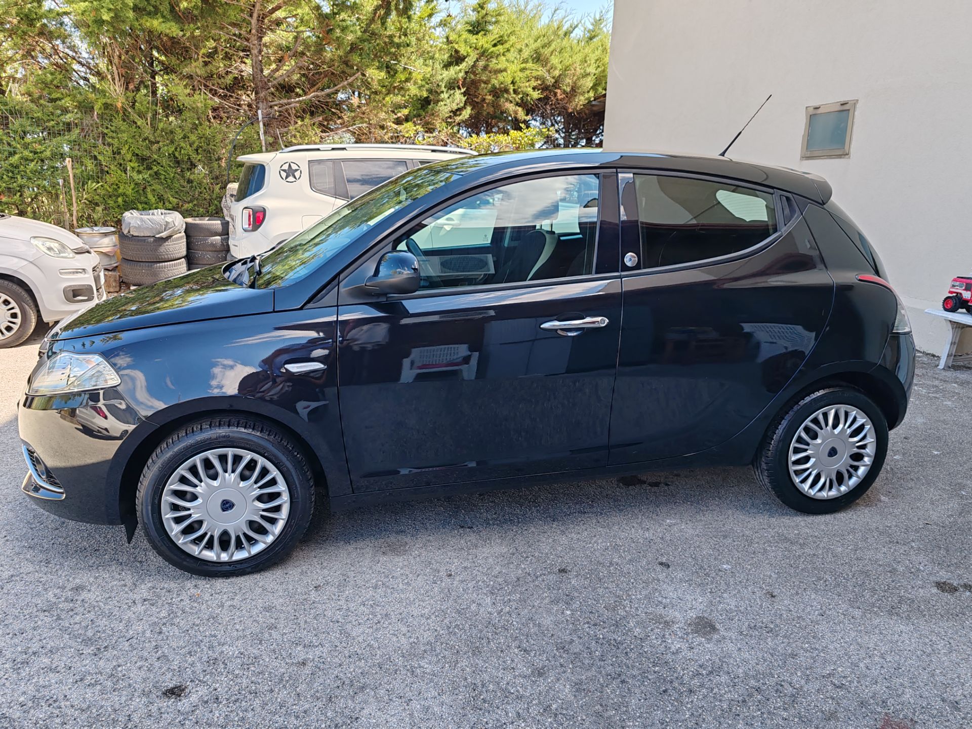 Lancia Ypsilon 1.2 69 CV 5p. GPL Ecochic Gold