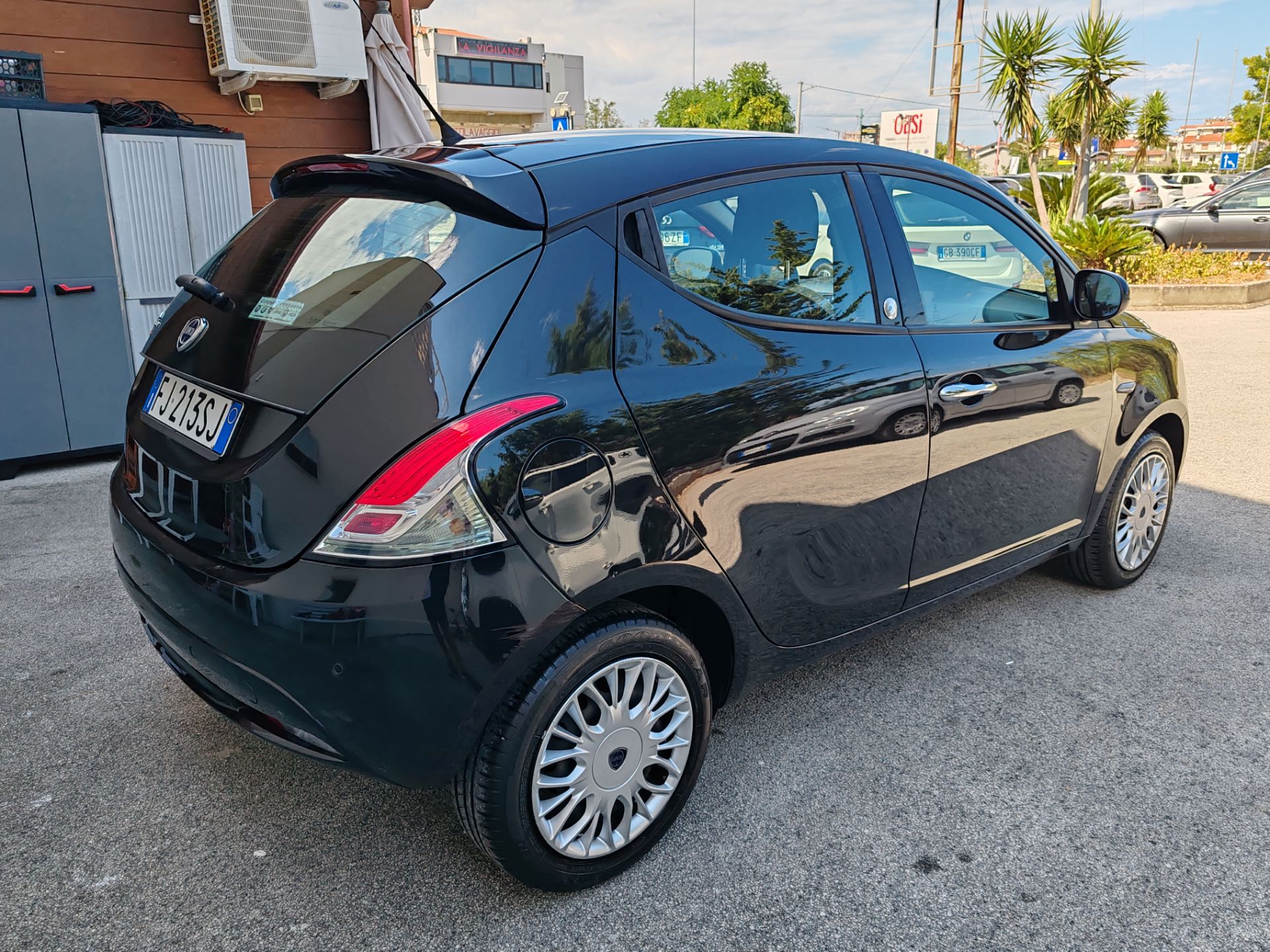 Lancia Ypsilon 1.2 69 CV 5p. GPL Ecochic Gold