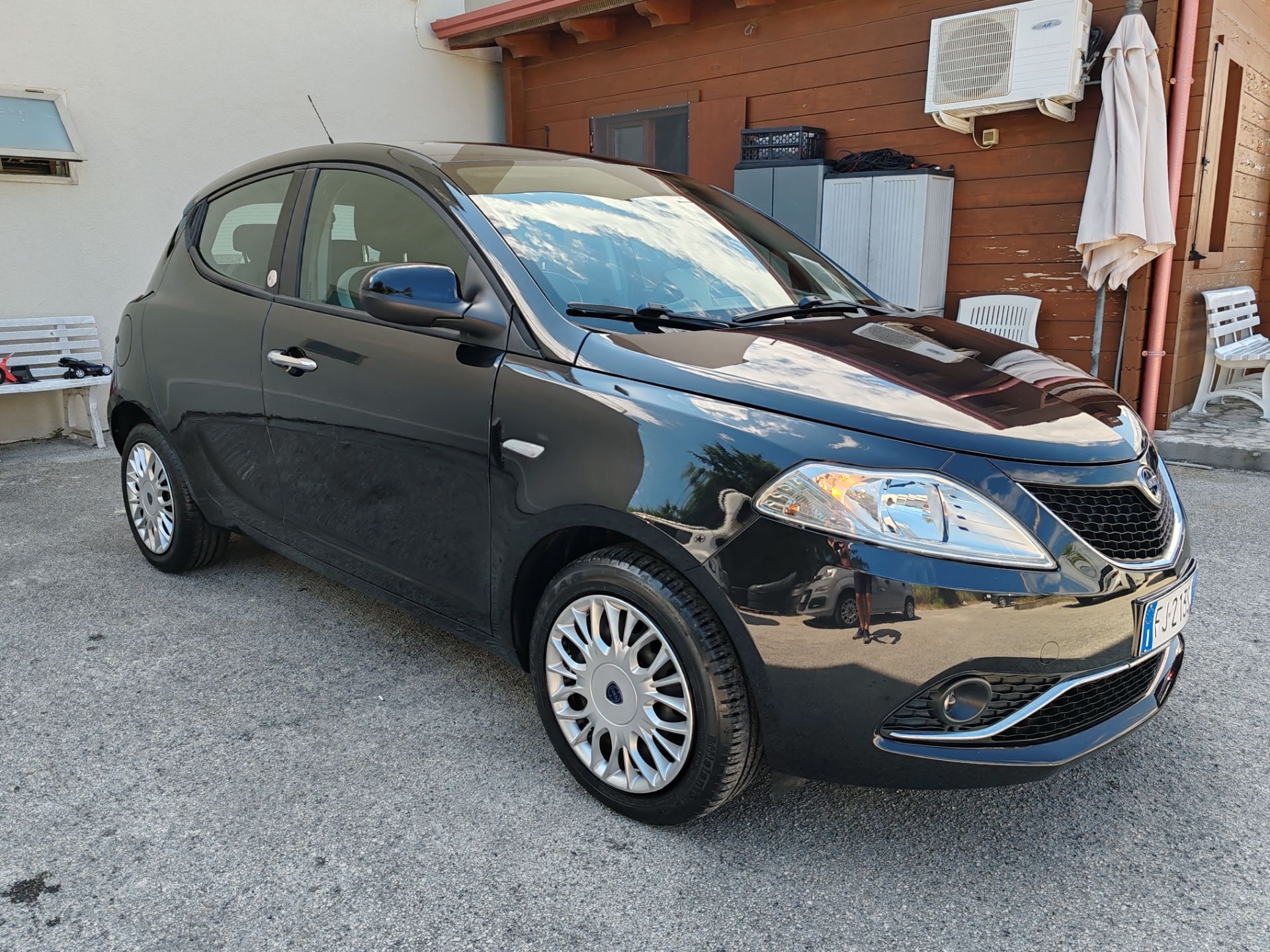 Lancia Ypsilon 1.2 69 CV 5p. GPL Ecochic Gold