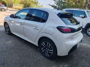 Peugeot 208 BlueHDi 100 S&S 5p. Allure