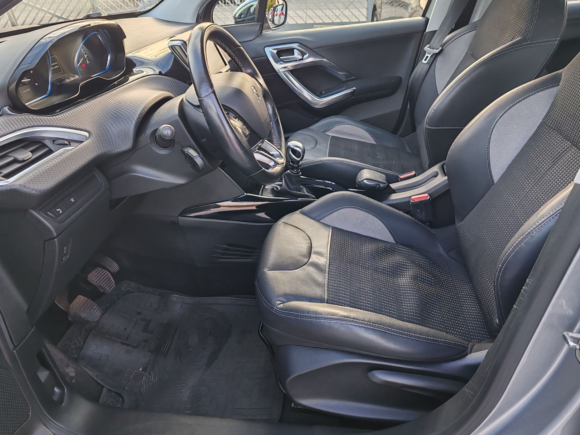 Peugeot 2008  1.6 Hdi Allure
