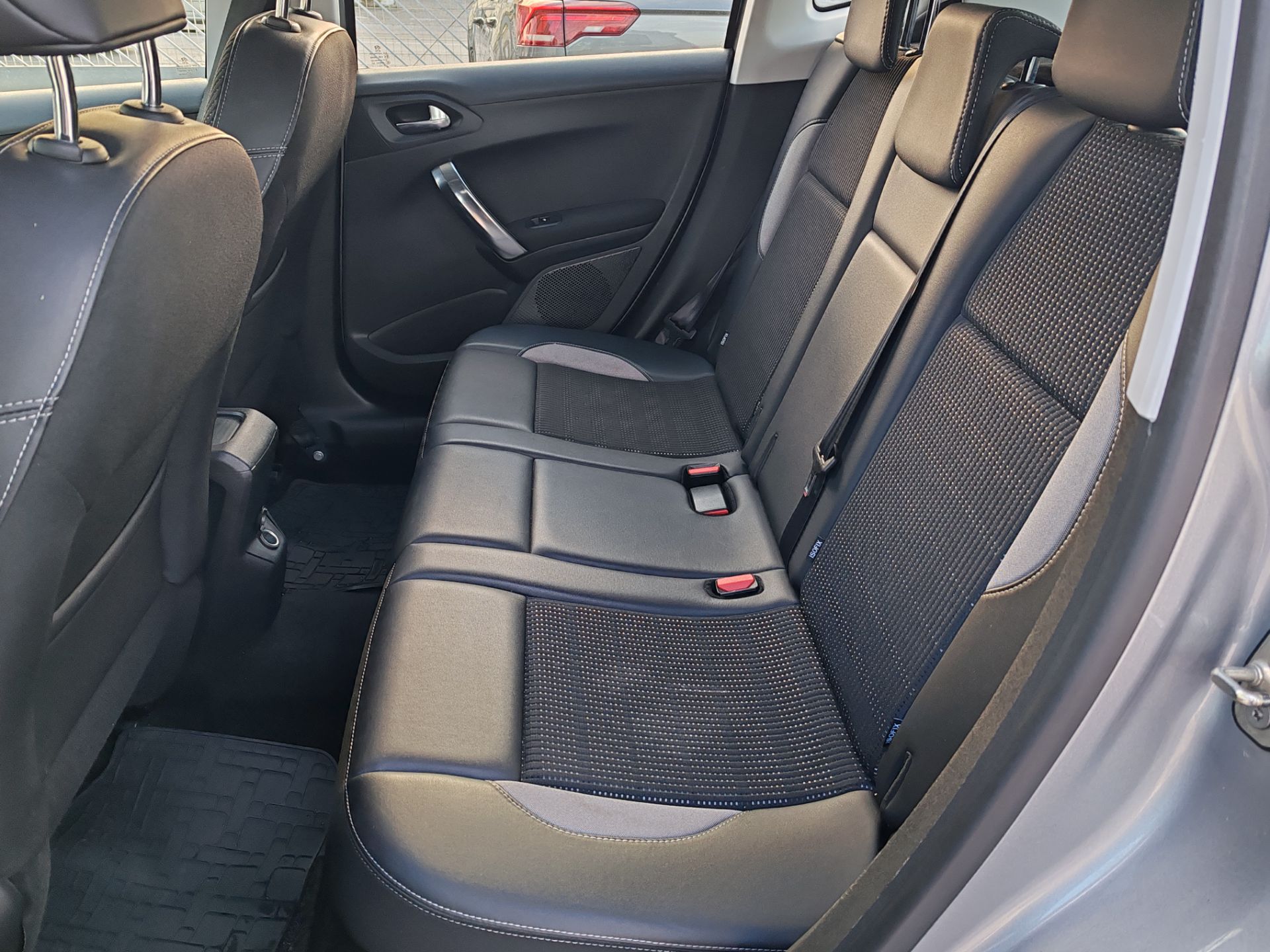 Peugeot 2008  1.6 Hdi Allure