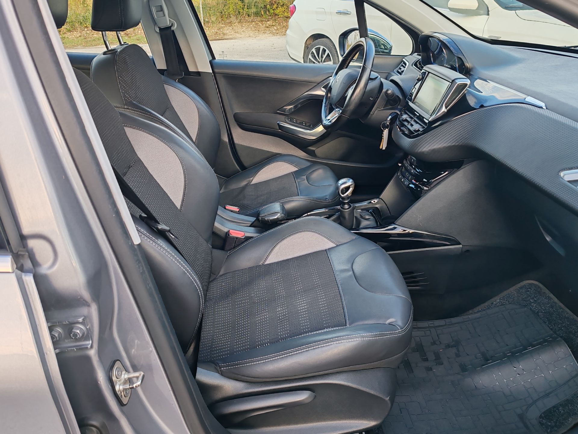 Peugeot 2008  1.6 Hdi Allure