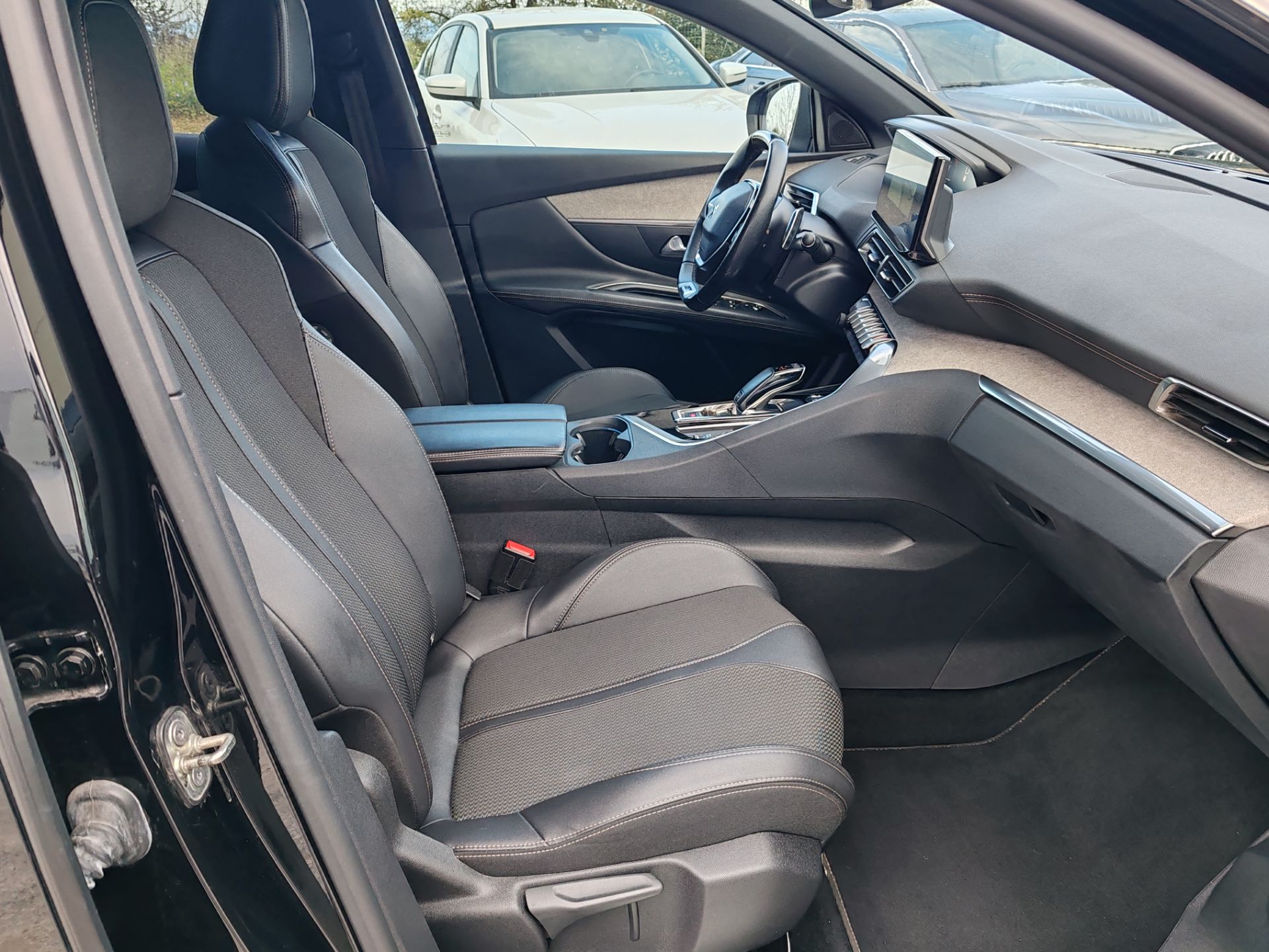 Peugeot 3008  BlueHDi 130 S&S EAT8 GT