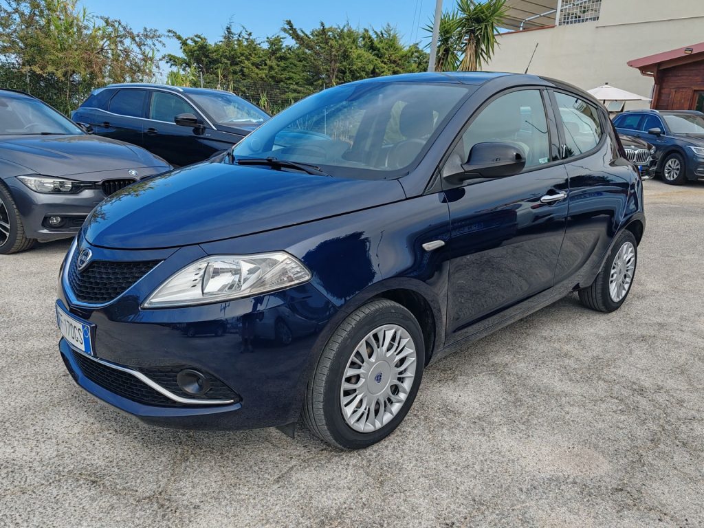 Lancia Ypsilon 1.3 MJT 95 CV 5p. S&S Gold