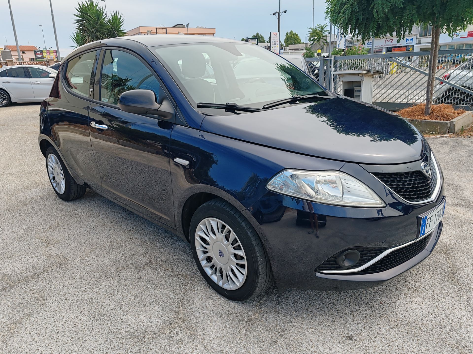 Lancia Ypsilon 1.3 MJT 95 CV 5p. S&S Gold