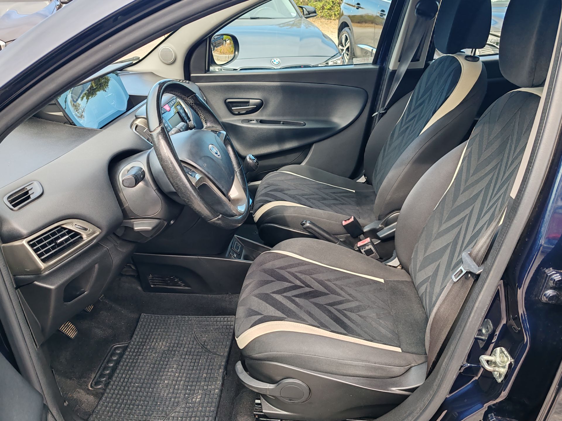 Lancia Ypsilon 1.3 MJT 95 CV 5p. S&S Gold