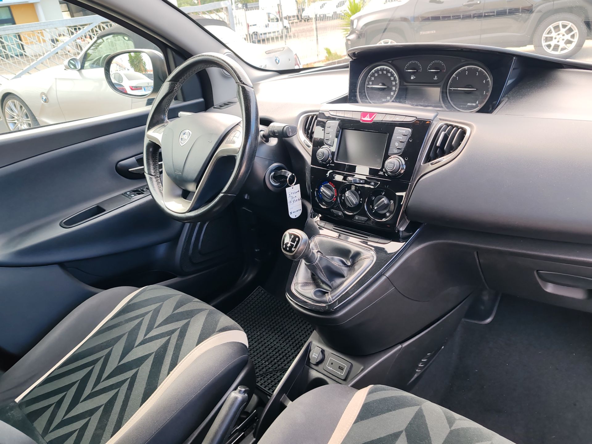 Lancia Ypsilon 1.3 MJT 95 CV 5p. S&S Gold