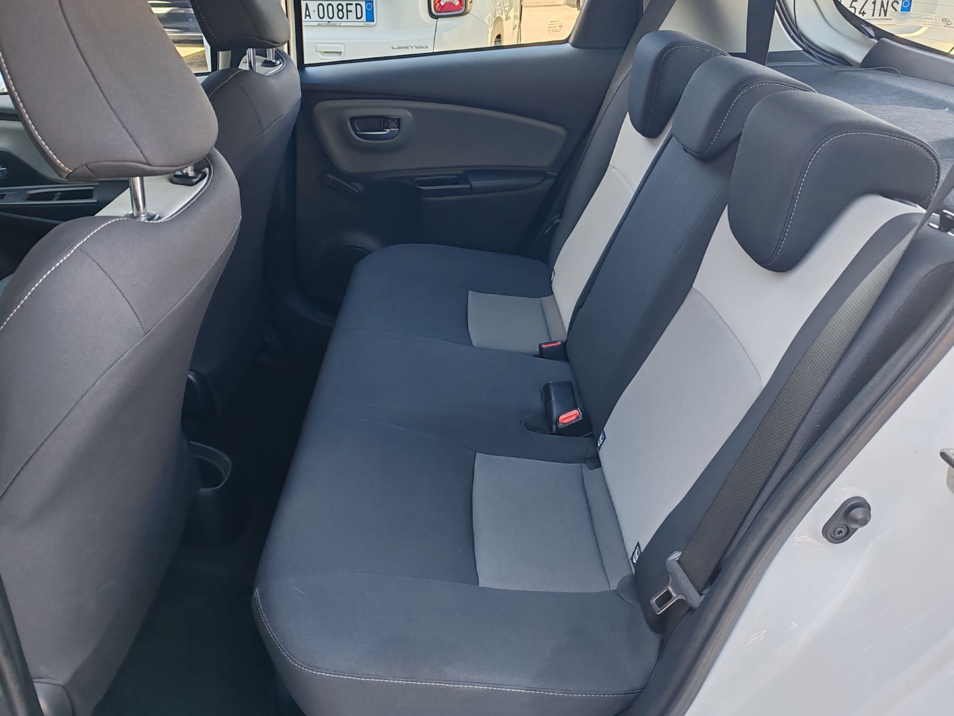 Toyota Yaris 1.5 Hybrid 5p. Business