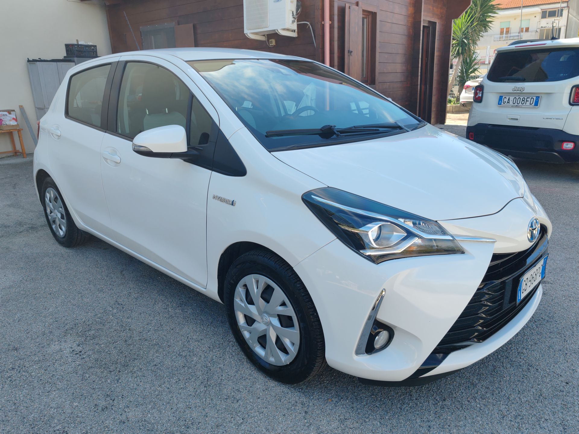 Toyota Yaris 1.5 Hybrid 5p. Business