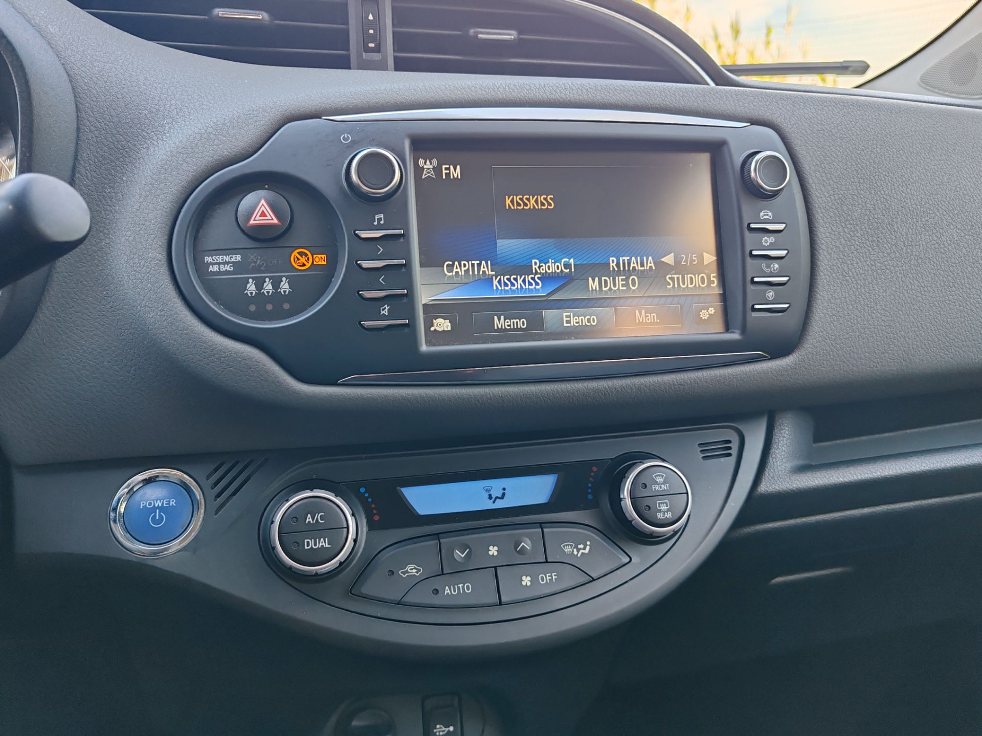 Toyota Yaris 1.5 Hybrid 5p. Business