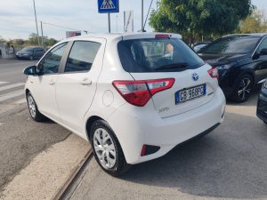 Toyota Yaris 1.5 Hybrid 5p. Business